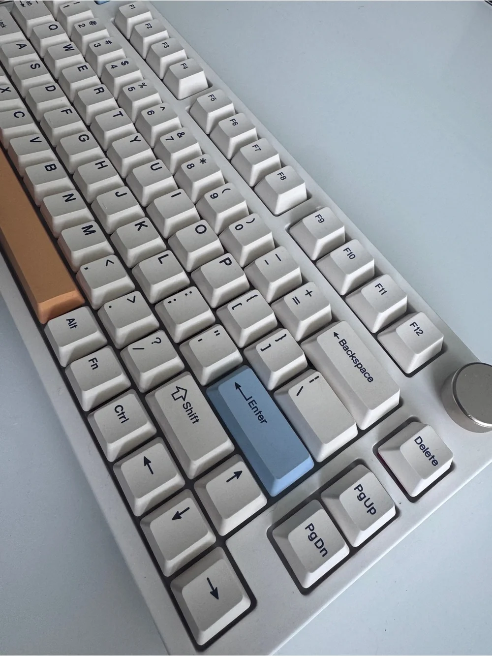 Keydous Mechanical Keyboard - Picture 4 of 6